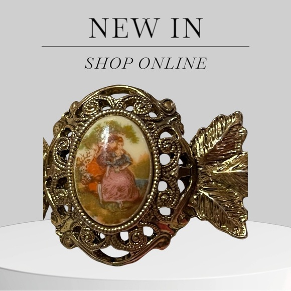 Vintage Gold Brooch with Artistic Centerpiece - Picture 8 of 8